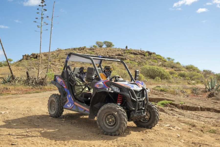 Anfi beach: Guided Buggy Tour. - How the guide keeps the group together on dirt roads
