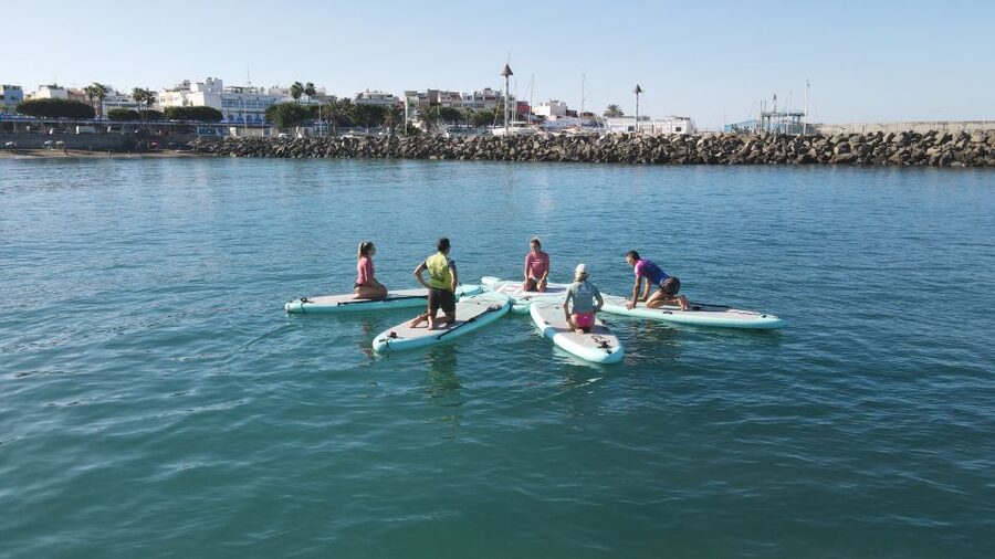 Arguineguín: Stand-up Paddleboard Yoga Class with Instructor - Safety and confidence, what the instructor actively manages