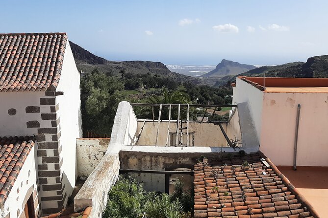 Barranco de las Vacas, caves & village by Sky Rebels local guides - Getting there: pickup, vehicle comfort, and start time