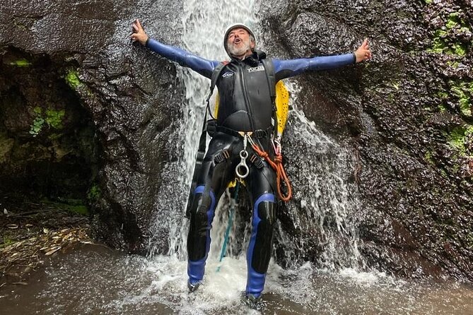 CANYONING aquatic and fun route in Gran Canaria - Canyon choice in Gran Canaria: aquatic adventure or dry lava ropes