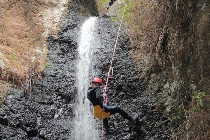 CANYONING aquatic and fun route in Gran Canaria - Safety and certified belays, why the trip feels controlled