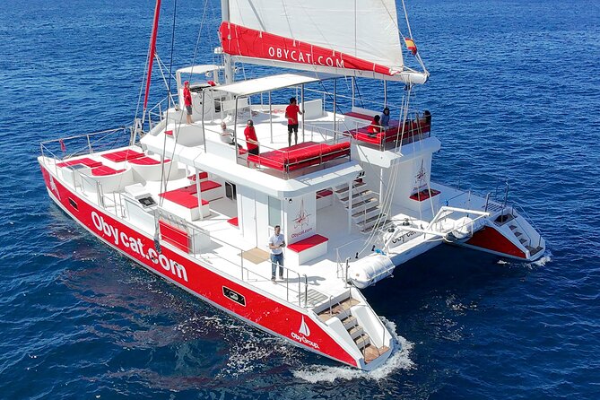 Catamaran Obycat Gran Canaria Tour - The Crew and Service: Friendly Staff and a Helpful Extra Touch