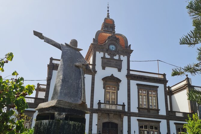 Discover Gran Canaria: Private Tour Iconic Villages and Picnic - Artenara, the island’s high village, plus cave-house interiors