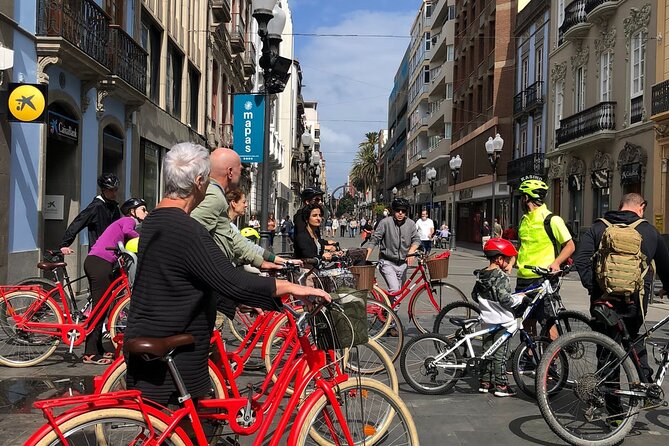 Discover Las Palmas City by Bike in 4 hours - Calle Triana: Pedestrian Lanes, Bars, and Local Everyday Life