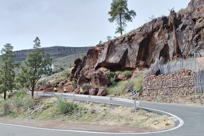 e-Bike Mountain Tour inside a Natural Park+option Tapas in a Cave - Ayagaures Valley and the brick bridge dam view