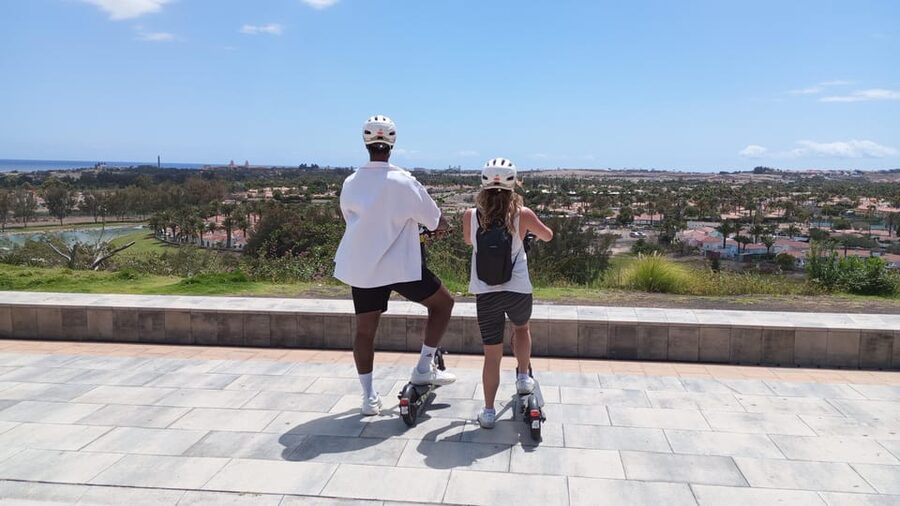 e-Scooter Kickstart CitySightseeing Maspalomas View Points - Your guide and group size: why it matters for comfort