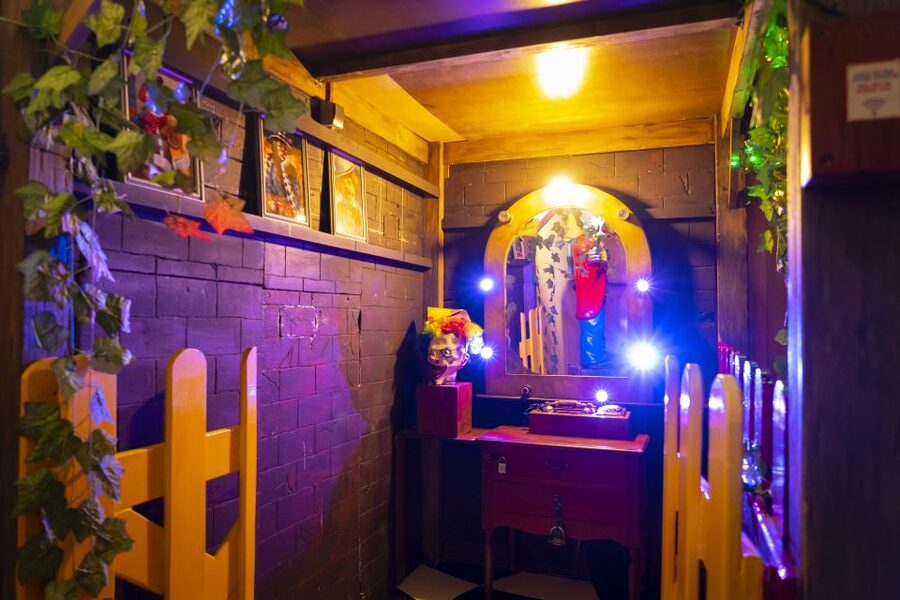 Escape room "The gratest show on earth" at Holidayworld - Instructor Help and Private Rooms: Less Waiting, More Doing
