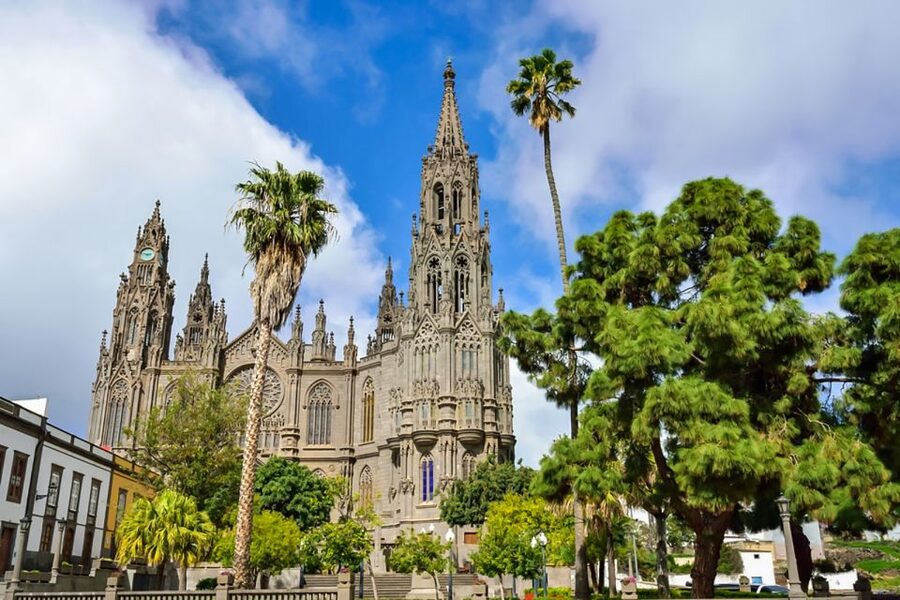 From Mogán/Maspalomas/Arguineguín: Gran Canaria Day Tour - Telde pass-through: history talk, limited time on the ground