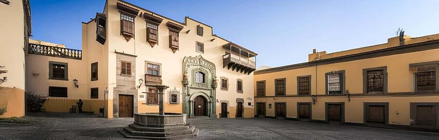 From the South: Excursion to Las Palmas de Gran Canaria + Poema del Mar (optional) - Vegueta Streets and Santa Ana Cathedral Vibes