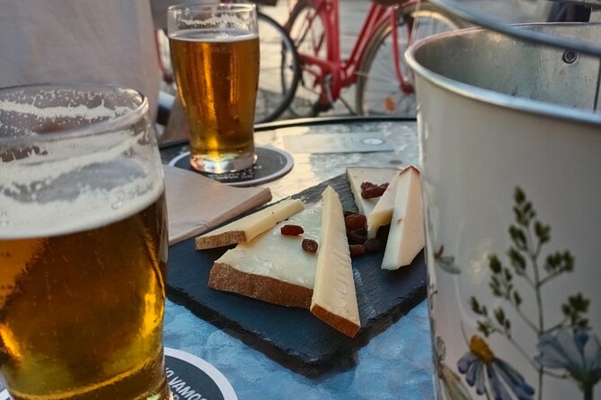 Gastronomic Bike Tour through Las Palmas at Night - The Cycling Part: Why the Route Matters More Than the Bike