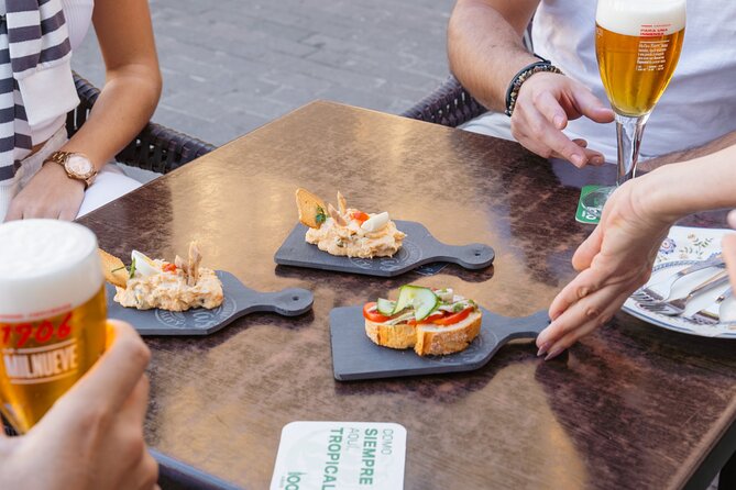 Gourmet Tapas and Wine Tour in the Old Town of Las Palmas - Calle Obispo Codina and the cobblestones: why the route feels easy