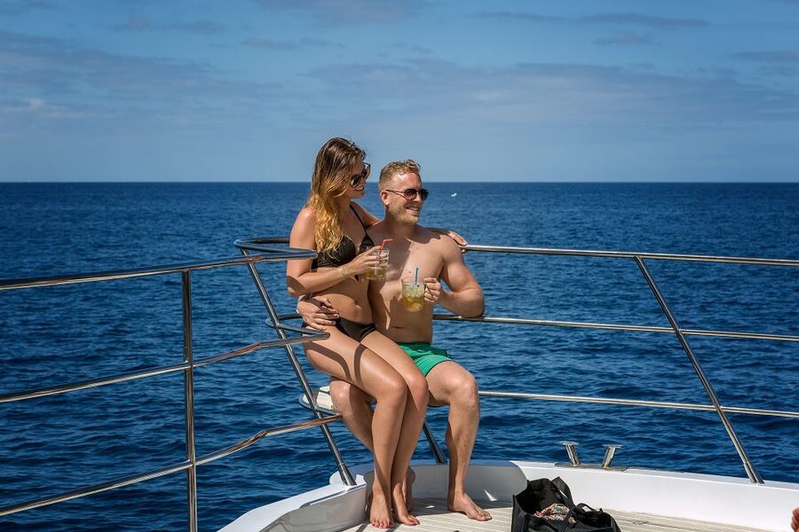 Gran Canaria: Afternoon Catamaran Cruise with Food & Drink - The 4.5-hour flow: cruise, views, then the anchored swim bay