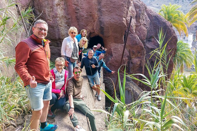 Gran Canaria Cave, Oasis, Red-gorge Adventure & cosy Picnic - Montana de Aguimes caves: ancient living, plus rocky paths