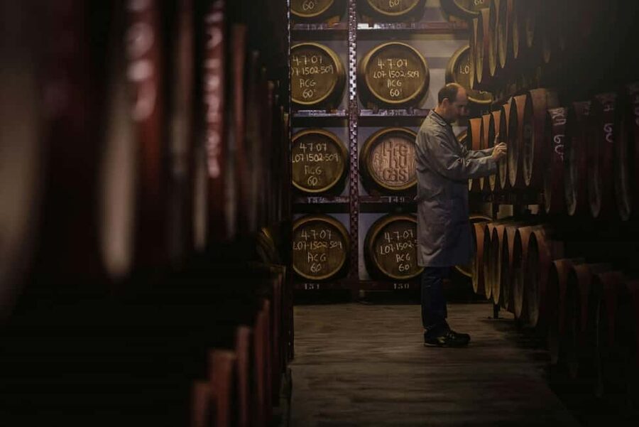 Gran Canaria: Food Tour with Distillery Visit & Lunch - A family-owned lunch with locally sourced Canarian ingredients
