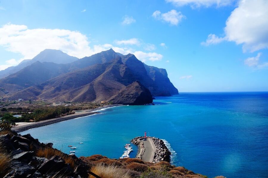 Gran Canaria: Full-Day Island Sightseeing Coach Tour - Agaete and Puerto de las Nieves: cliffs, lunch, and the Finger of God