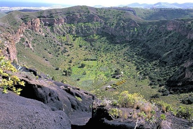 Gran Canaria Peaks Full-Day Tour from Las Palmas - Pico de las Nieves: the highest peak moment
