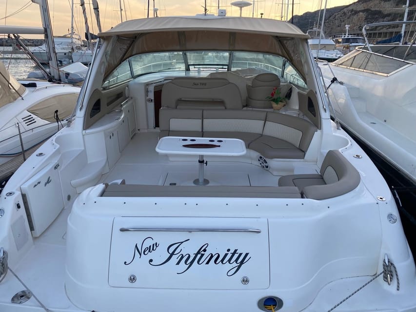 Gran Canaria: Private Yacht Excursion with Drinks, Lunch, and Snorkeling - Welcome cava, open bar, and the onboard vibe
