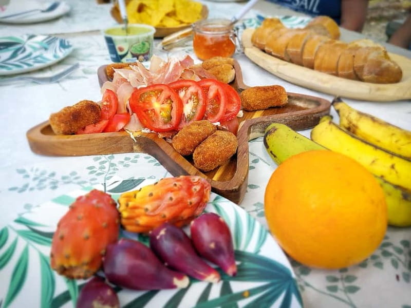 Gran Canaria: Red Gorge, Cave, Oasis Adventure Tour & Picnic - Viewpoints and southern mountain scenery to close the loop
