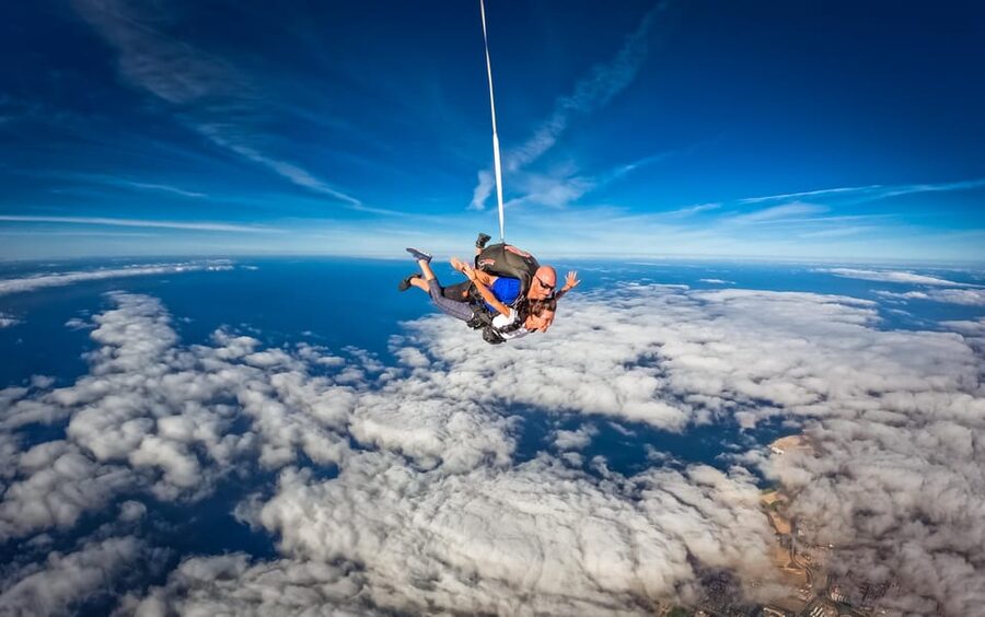 Gran Canaria : Skydiving over Maspalomas Dunes - Checking in at iJump, Playa del Inglés (what to expect and what to bring)