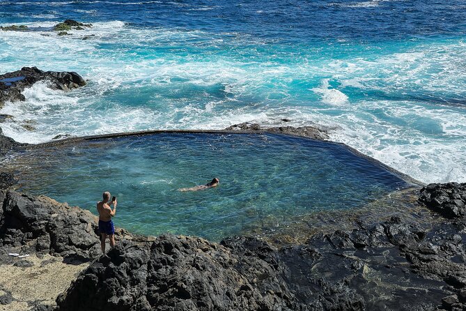 Gran Canaria Sunset and Wild Coast Tour Cliffs Natural Pools - Start with Moya: traditional streets, easy photo stops, and a calm beginning