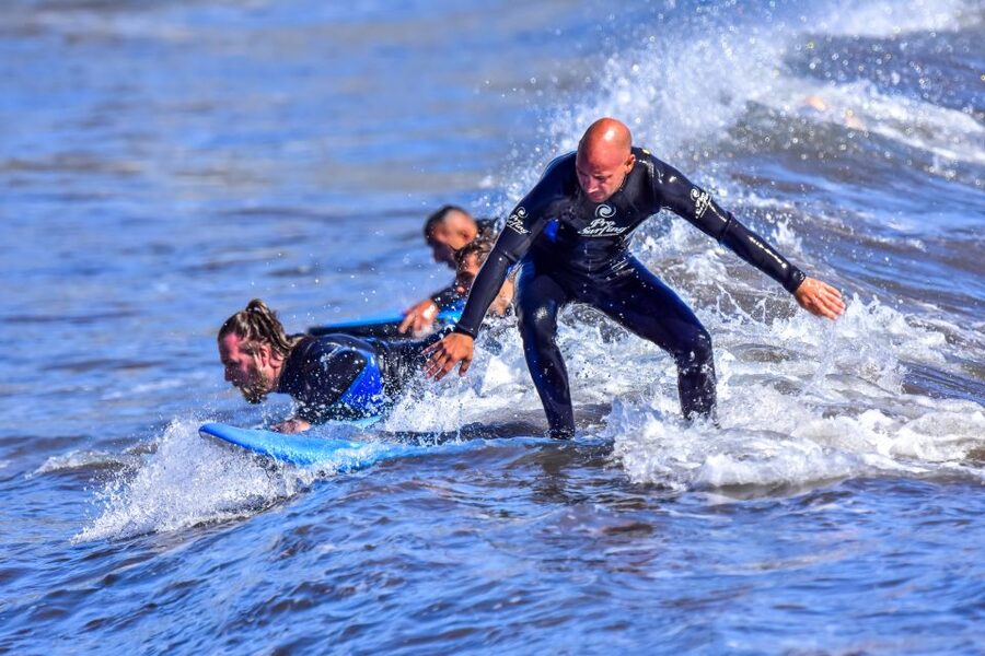 Gran Canaria Surf Lessons: Playa del Inglés & Maspalomas - Who should book these Gran Canaria surf lessons, and who should skip