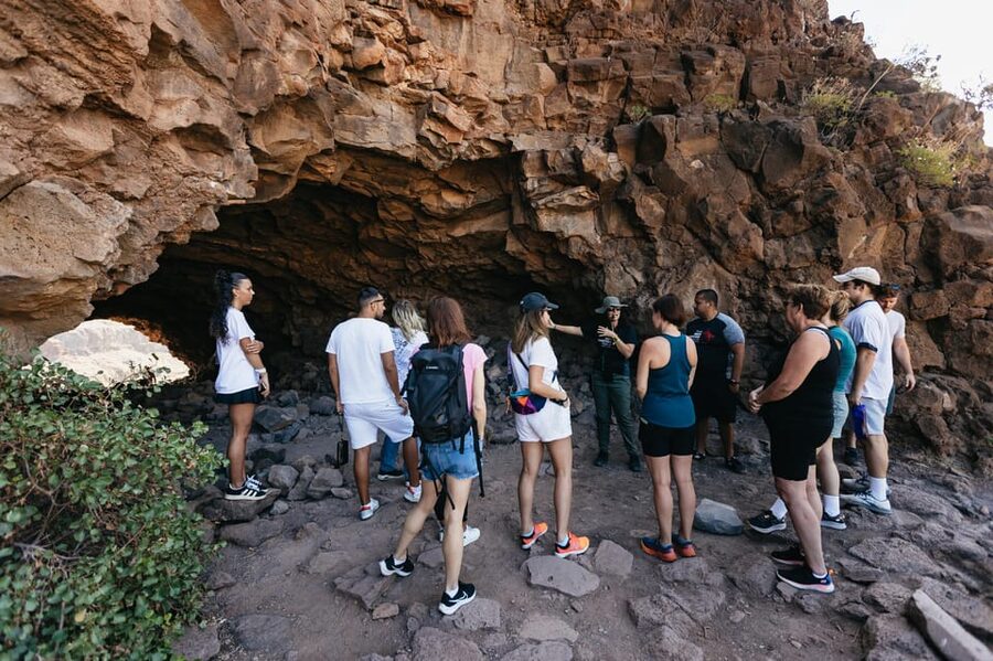 Gran Canaria: The Red Canyon Tour with Local Food Tasting - Mirador El Guriete and Caldera de Tirajana Views: The Island’s Big Picture