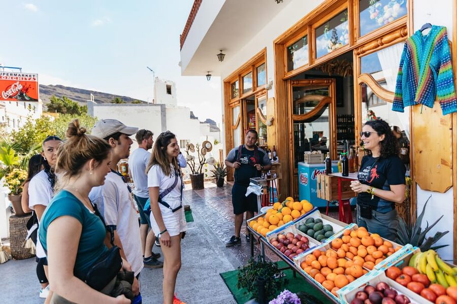 Gran Canaria: The Red Canyon Tour with Local Food Tasting - Santa Lucía de Tirajana: Food Tastings and Lunch That Feel Like a Local Pause