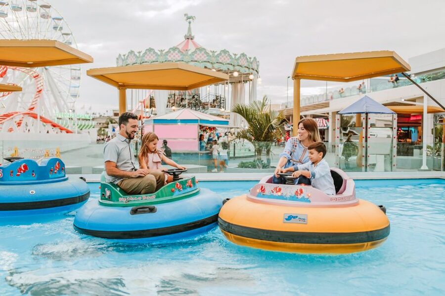 Holiday World Maspalomas Wooland Ticket - The classic carousel and Ferris wheel breaks