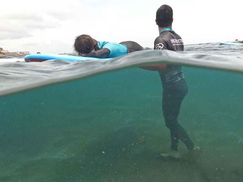 Las Palmas de Gran Canaria: Group surf lessons on La Laja beach - The Wavelovers coaching style: practical, not vague