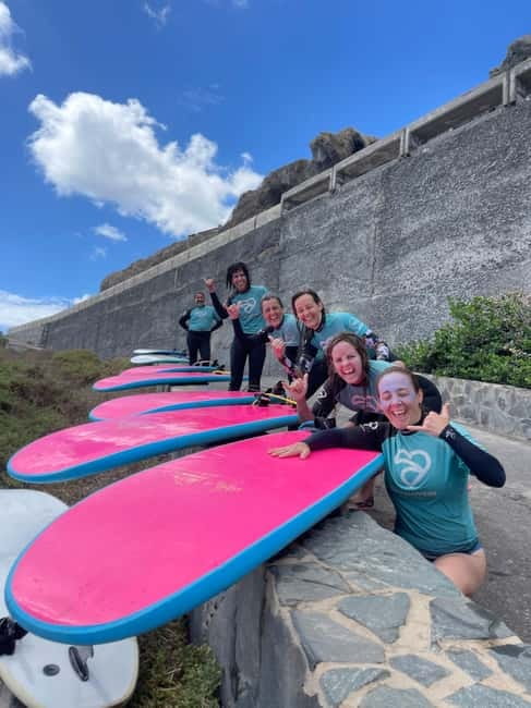 Las Palmas de Gran Canaria: Group surf lessons on La Laja beach - What gear you get, and what you should bring