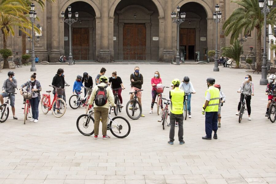 Las Palmas de Gran Canaria: Guided City Tour by Bike - Starting at Poema del Mar, then finding the city’s rhythm