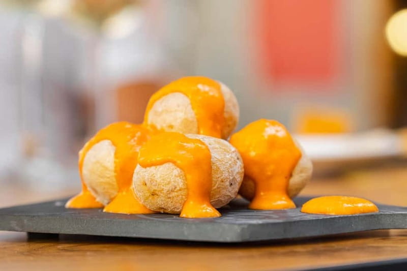 Las Palmas: Gourmet Tapas and Wine Tour in the Old Town - Las Palmas’ Vegueta is the right setting for tapas