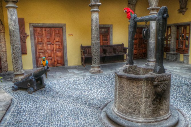 Las Palmas Old Town: Walking Tour - Starting at Teatro Guiniguada, right in the action