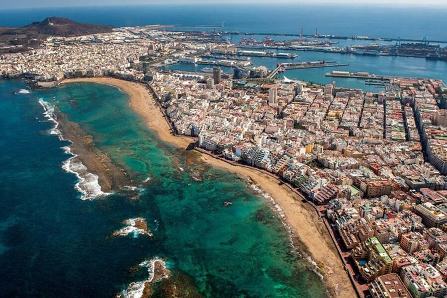 Las Palmas: Paragliding Tandem Flight with Instructor - Languages, Group Setup, and the Human Side of the Team