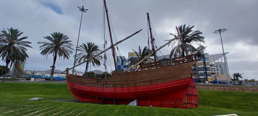 Las Palmas: Private City Highlights & Northern Villages Tour - Royal Hideaway and Doramas Park: architecture you can actually see