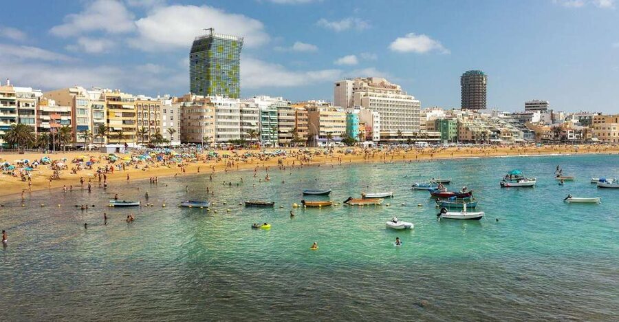 Las Palmas Private Guided Walking Tour - Language and On-the-Spot Customization