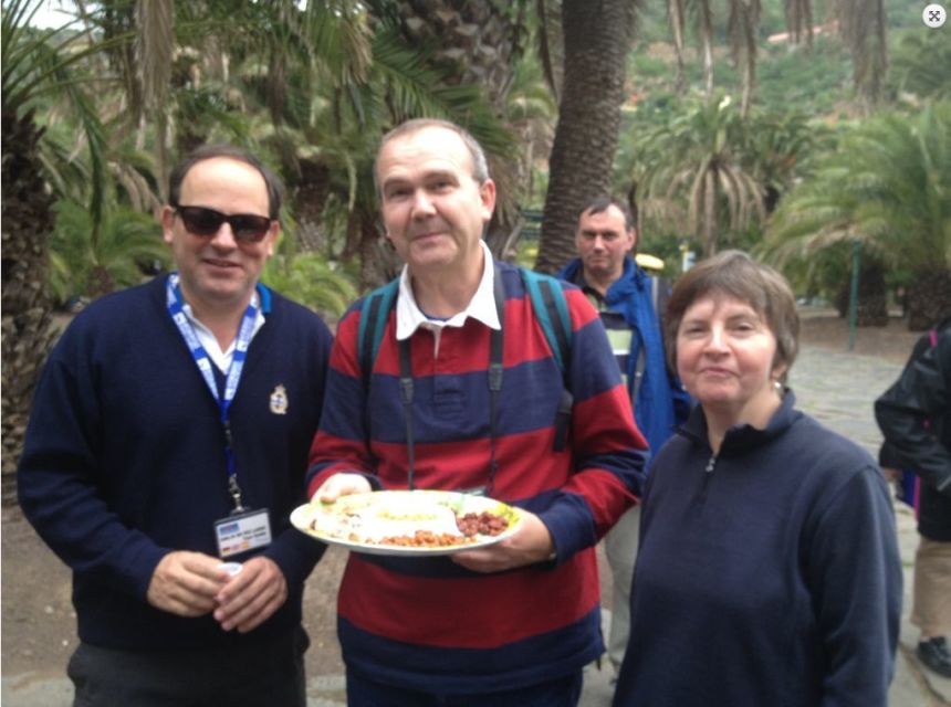 Las Palmas: Private Old City Guided Walking Tour with Tapas - Tapas Stop: Included Food That Feels Local, Not Prepackaged