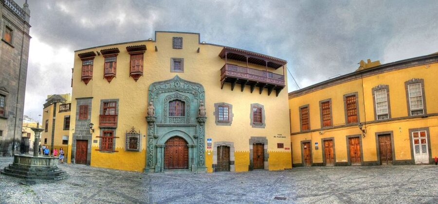 Las Palmas: Private Old City Guided Walking Tour with Tapas - Why the Guide People Actually Remember Names