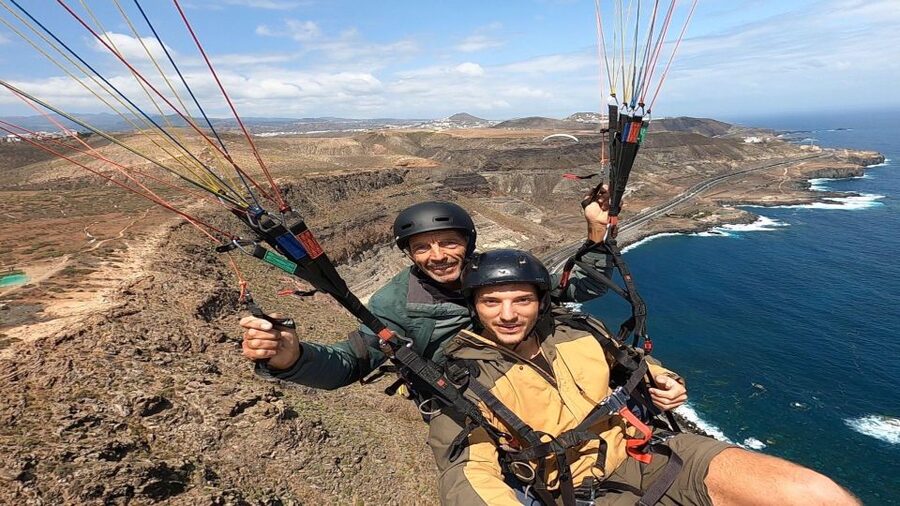Las Palmas: tandem paragliding flights for everyone - The briefing that turns nerves into instructions you can follow