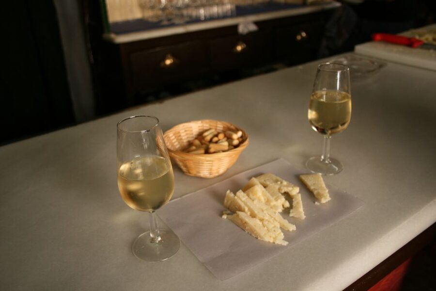 Las Palmas: Tapas and Drinks in the Beauty of the Old City - Last moments: getting recommendations for what to do next