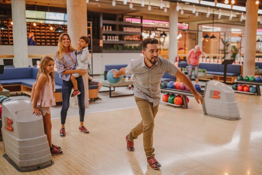 Maspalomas: Bowling Session Entry Ticket at Holiday World - Key Points You’ll Care About