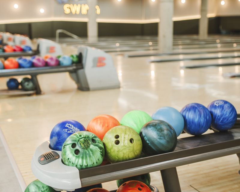Maspalomas: Bowling Session Entry Ticket at Holiday World - Instructors and Languages: Getting Help Without a Headache
