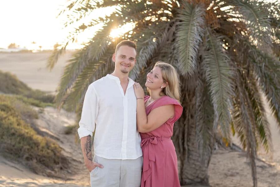 Maspalomas dunes: private photoshoot - Capture your moments - Where you start: Cafe Mozart II and a simple meeting flow