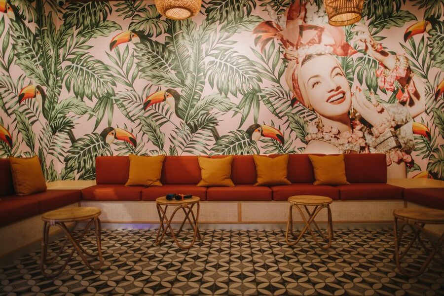 Maspalomas: Holiday World Themed Karaoke Room Rental - Who This Maspalomas Karaoke Rental Fits Best