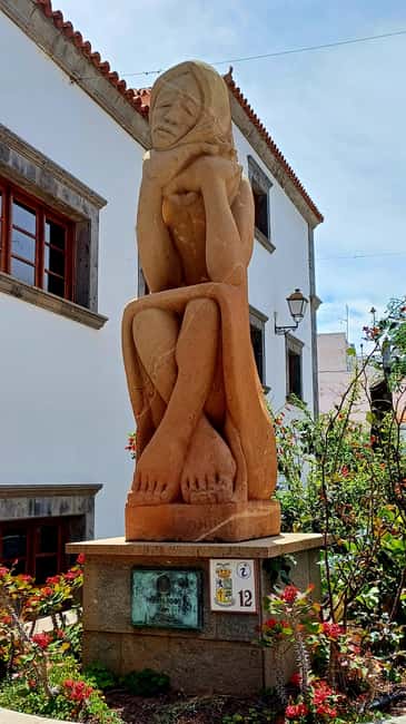 Maspalomas: Roque Nublo - hiking on volcanoes by Sky Rebels - The Value Angle: Why $100 Can Make Sense
