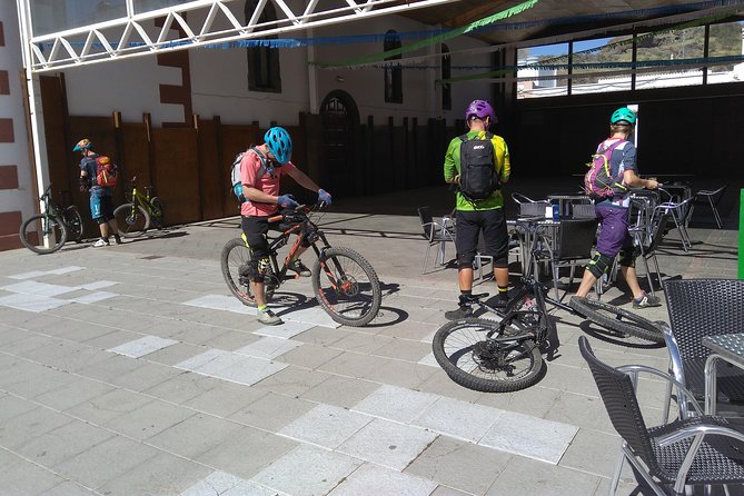 Mountain bike excursions - Stop 3: Barranco de Guayadeque, where the ravine does the talking