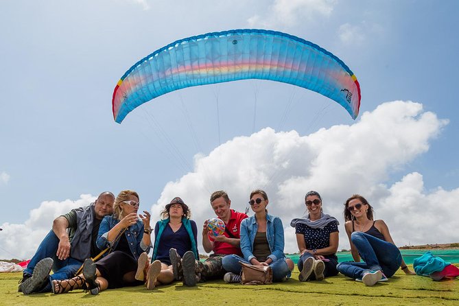 Paragliding Tandem Flight in Las Palmas de Gran Canaria - Safety Briefing on the Mountain: What Happens Before You Fly