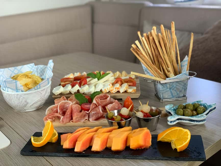 Pasito Blanco : Private sailing tour with food & drinks - Pasito Blanco Private Sail: A day that stays simple