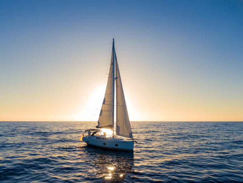 Pasito Blanco : Private sailing tour with food & drinks - Anchoring in a bay: solarium sunbathing and swim breaks