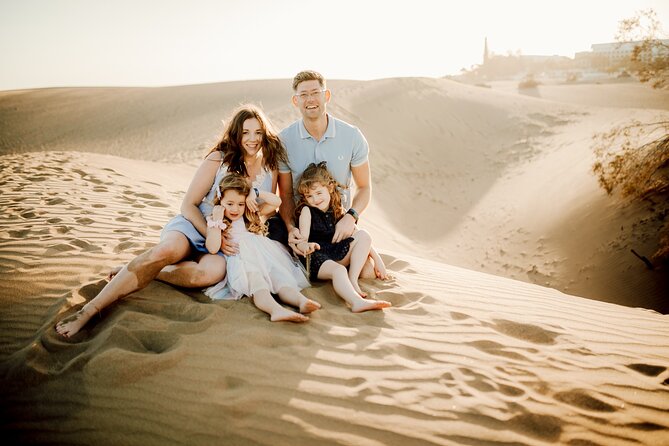 Photoshoot in Dunes of Maspalomas, Gran Canaria - 20 photos - How the price works for groups up to 15 people